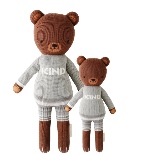 Cuddle + Kind Oliver the bear